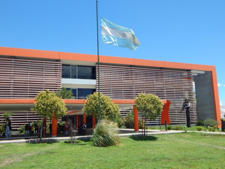 Lee más sobre el artículo Nuevo aumento salarial del 6% para la administración pública de San Luis