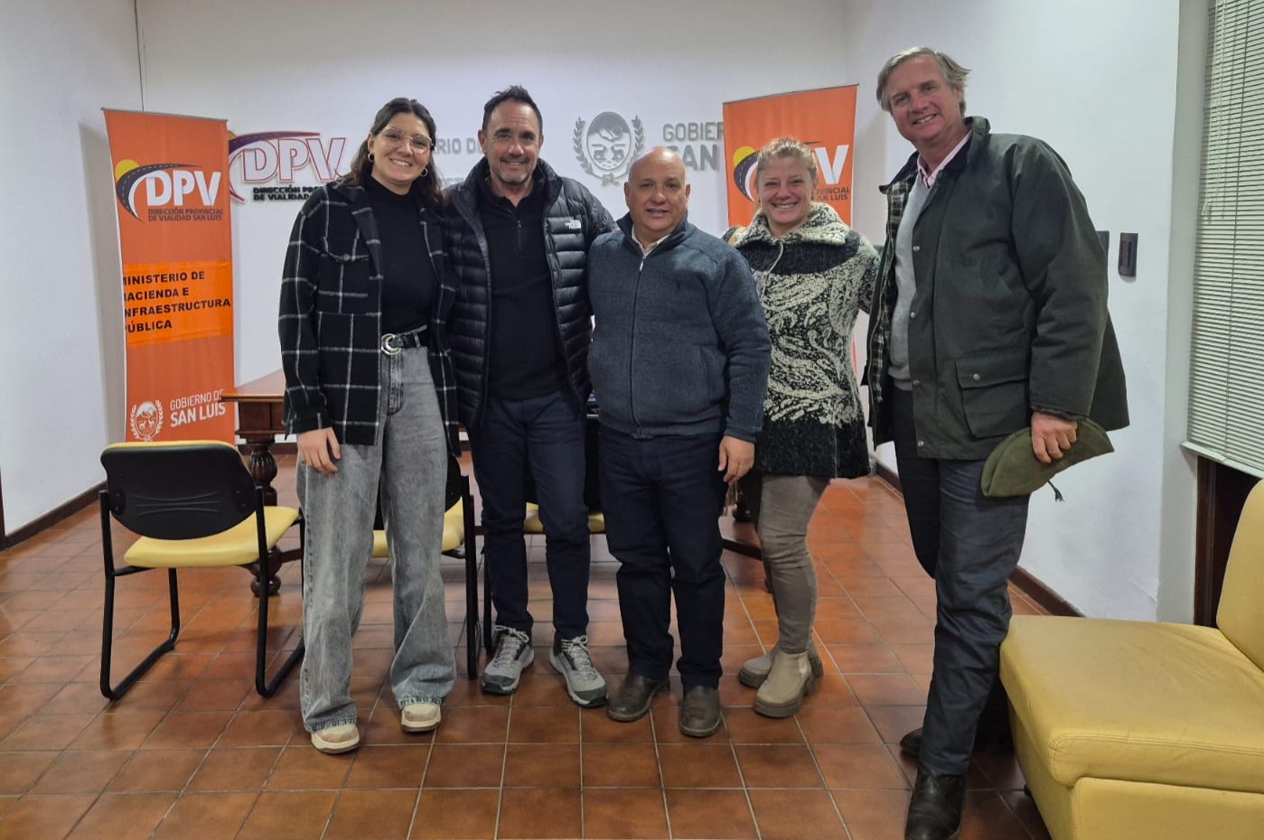 Lee más sobre el artículo Vialidad y productores de Villa Mercedes refuerzan el trabajo conjunto en rutas no pavimentadas