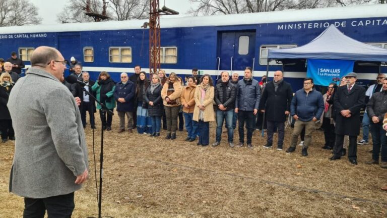 Lee más sobre el artículo Villa Mercedes recibió al tren del Ministerio de Capital Humano: atención médica, asesoramiento y cultura para toda la comunidad