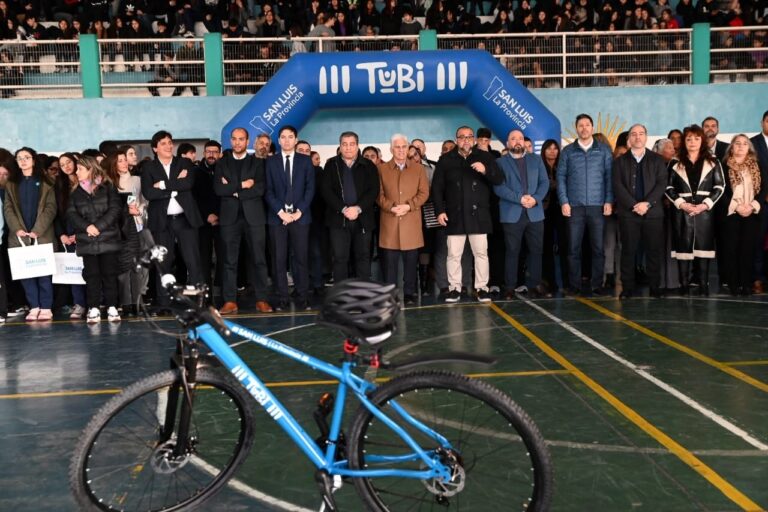Lee más sobre el artículo Entrega de bicicletas TuBi en la Escuela Normal: una herramienta para el presente y el futuro