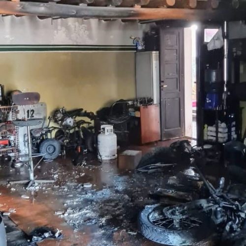 Lee más sobre el artículo San Luis: sofocaron un incendio en un taller de motos; no hubo personas heridas