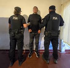 Lee más sobre el artículo Salta: cuatro detenidos por captar a adolescentes para que mantengan relaciones sexuales con hombres