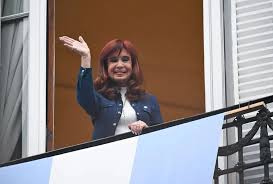 Lee más sobre el artículo Vialidad: ordenan decomisar bienes de Cristina Kirchner y otros condenados