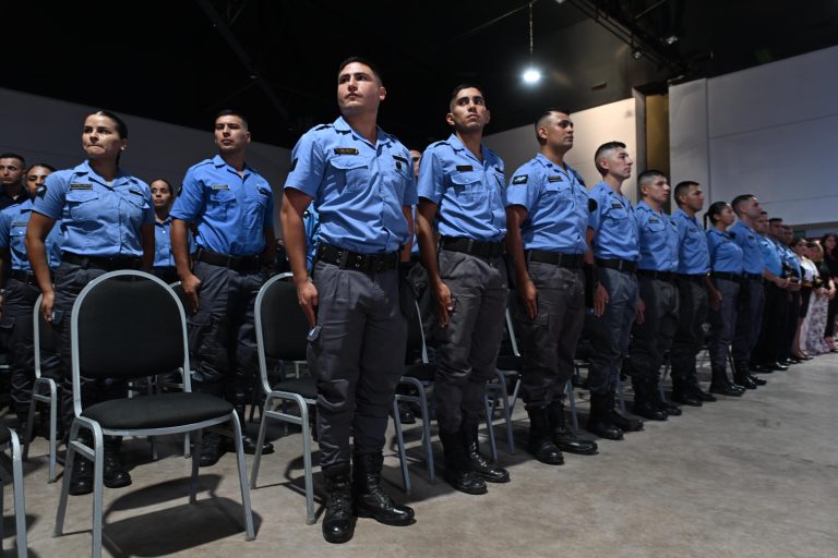 Lee más sobre el artículo Más de 110 agentes egresaron del Instituto Superior de Seguridad Pública