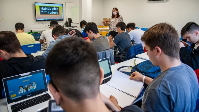 Lee más sobre el artículo Una abrumadora mayoría quiere que se enseñe planificación financiera en los colegios