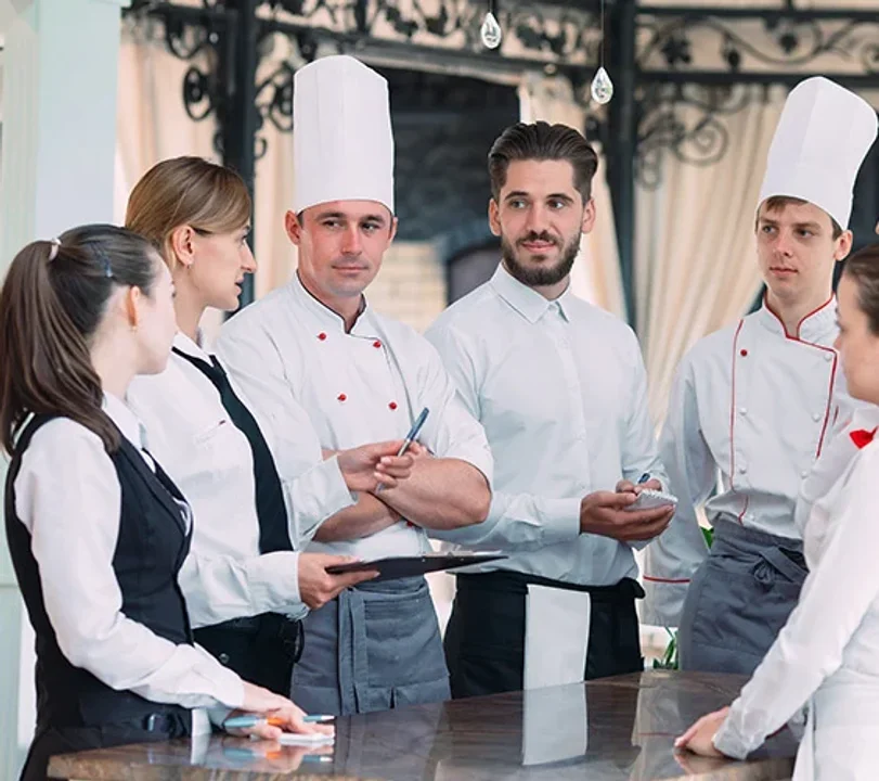 En este momento estás viendo El auge del turismo abre puertas laborales a jóvenes sin CVEl auge del turismo abre puertas laborales a jóvenes sin CV