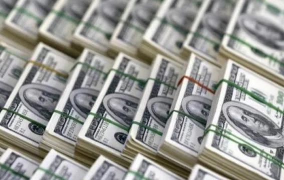 Lee más sobre el artículo La fiebre por el dólar no se frena: ahorristas y empresas compraron más de USD 3.700 millones en enero
