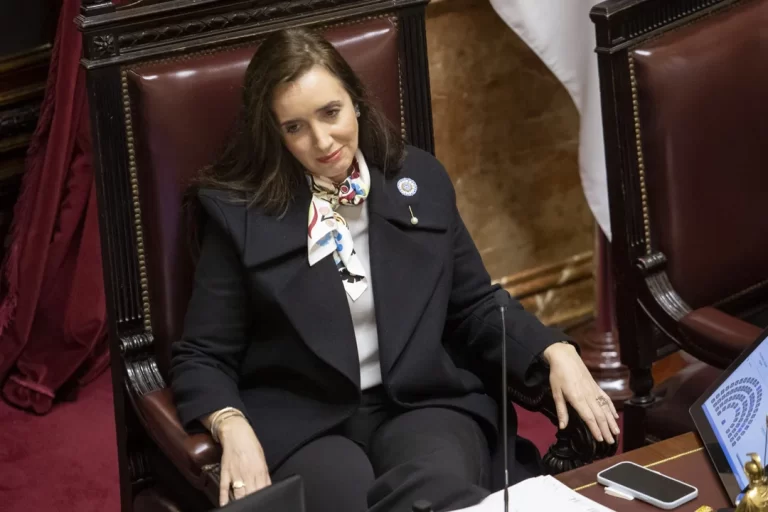 Lee más sobre el artículo Villarruel se desmarca cada vez más de Milei y se acerca al PJ conservador
