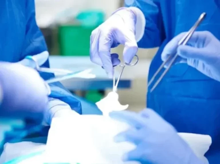 Lee más sobre el artículo Le dejaron una gasa tras una cesárea y ahora tendrán que indemnizarla