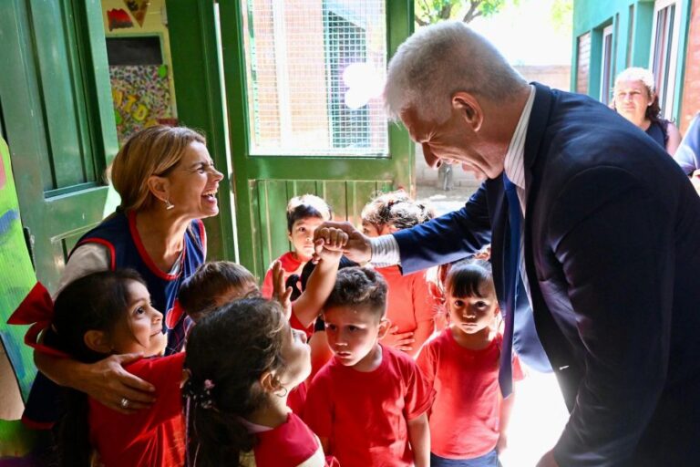 Lee más sobre el artículo Fraga: la escuela ‘Urbano J. Núñez’ inauguró una sala de 3 años junto al Gobernador