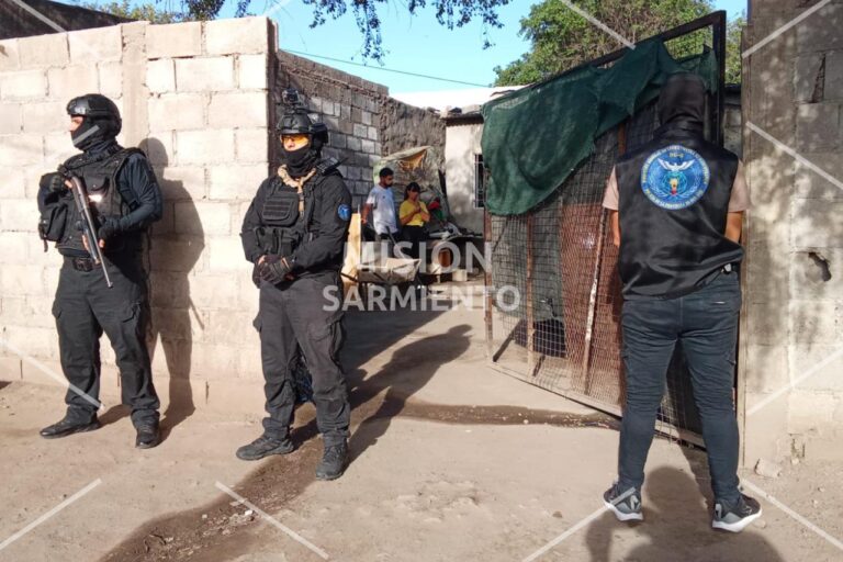 Lee más sobre el artículo Misión Sarmiento: allanamientos en Villa Mercedes permitieron secuestrar droga valuada en casi 3 millones de pesos