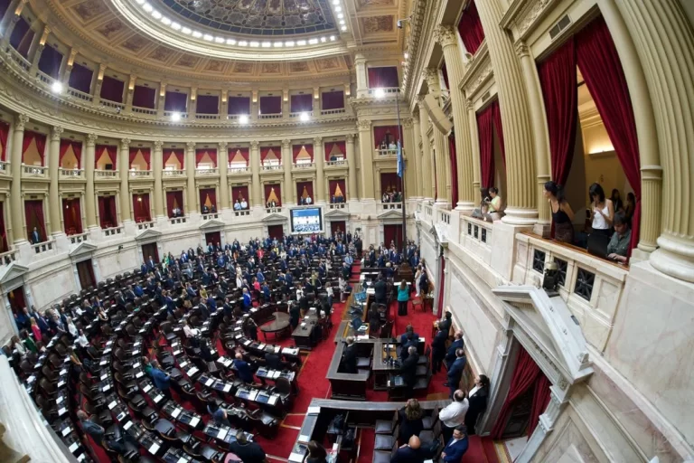 Lee más sobre el artículo Reforma a la Ley de Glaciares: el oficialismo acelera en Diputados y busca este miércoles dar una señal firme a la megaminería
