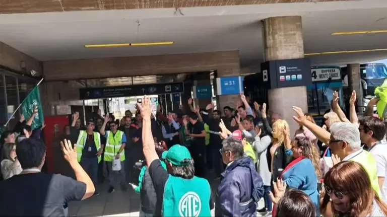 Lee más sobre el artículo El conflicto salarial de los trabajadores de ATE/ANAC amenaza el fin de semana largo