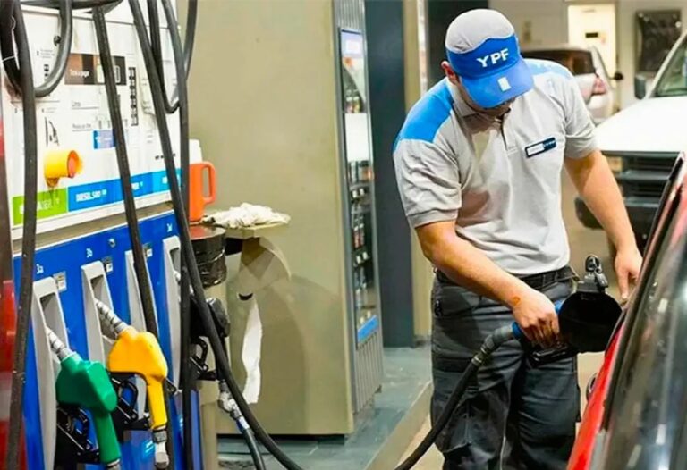 Lee más sobre el artículo El precio de la nafta sube 20% en marzo por la guerra en Medio Oriente, pero el 19% son impuestos argentinos