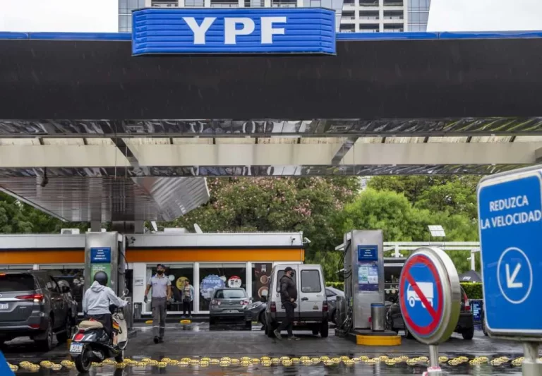 Lee más sobre el artículo En marzo las acciones de la petrolera YPF se dispararon 30,6% en Wall Street