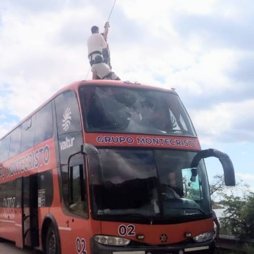 Lee más sobre el artículo Dique Piscu Yaco: dos personas resultaron heridas tras un accidente en una tirolesa