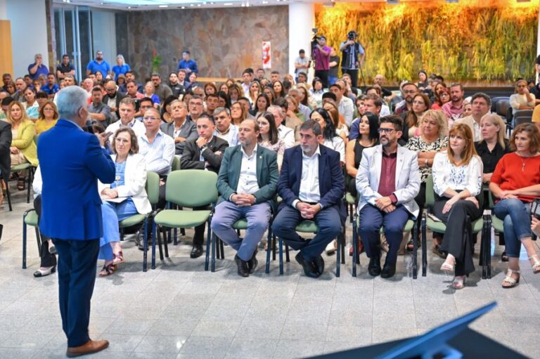 Lee más sobre el artículo El Gobierno creará una red de historia clínica digital y un sistema unificado de turnos