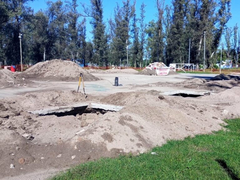 Lee más sobre el artículo Avanza la construcción del polideportivo de El Lago con inversión millonaria