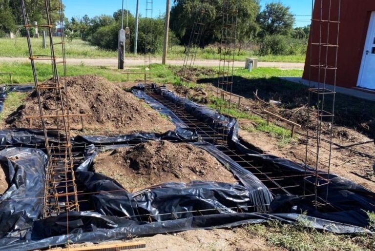 Lee más sobre el artículo Las viviendas de Nogolí y Villa de la Quebrada progresan con bases firmes