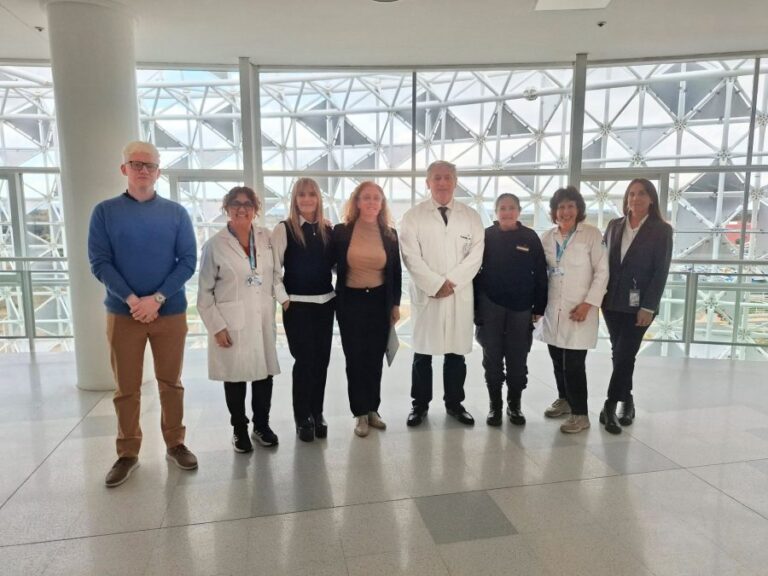 Lee más sobre el artículo Salud firmó un convenio con el Servicio Penitenciario para realizar estudios de laboratorio dentro del complejo