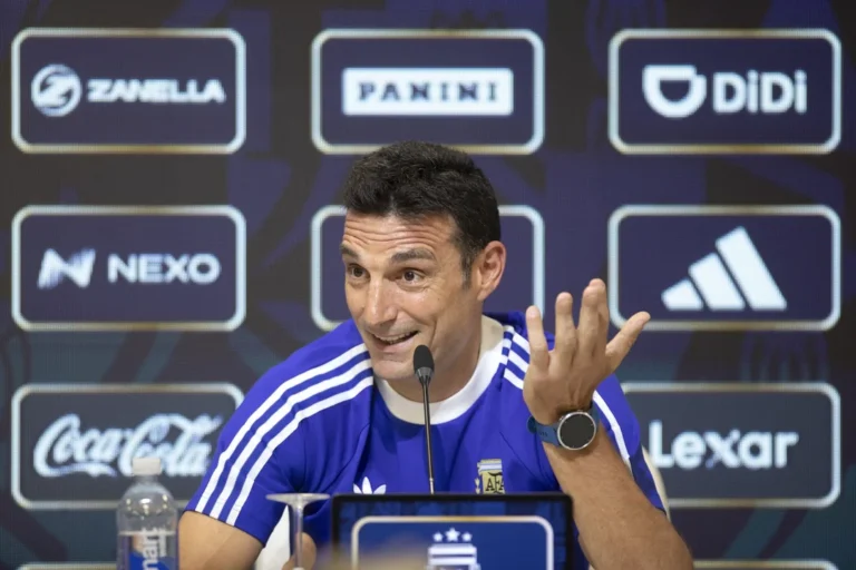 Lee más sobre el artículo Selección argentina: las lesiones que preocupan a Scaloni y los posibles reemplazos de emergencia
