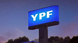 Lee más sobre el artículo YPF confirmó un aumento del 1% en los combustibles y alargó el congelamiento por 45 días más