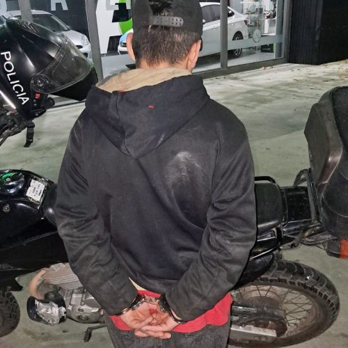 Lee más sobre el artículo Villa Mercedes: demoraron a un hombre armado con un cuchillo en la vía pública