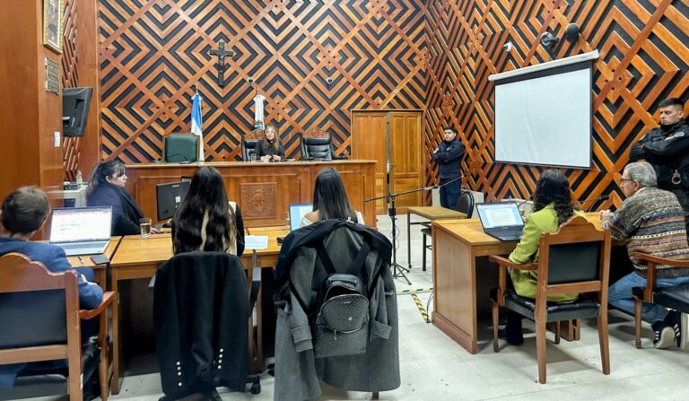 Lee más sobre el artículo Rechazan juicio abreviado en una causa por tenencia y distribución de material de abuso sexual infantil