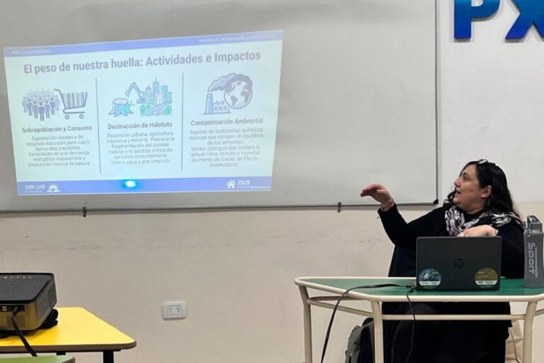 Lee más sobre el artículo Más de 80 docentes incorporan herramientas ambientales para aplicar en las aulas