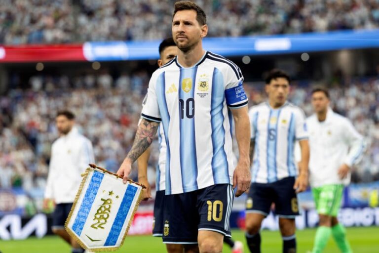 Lee más sobre el artículo Con doblete y récord de Messi, la Selección argentina le ganó 2-0 a Austria y se clasificó a 16avos de final