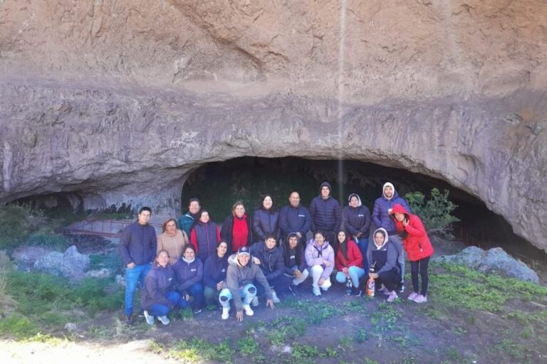 Lee más sobre el artículo Visitas escolares a la Gruta de Inti Huasi: aprender historia en contacto con el paisaje