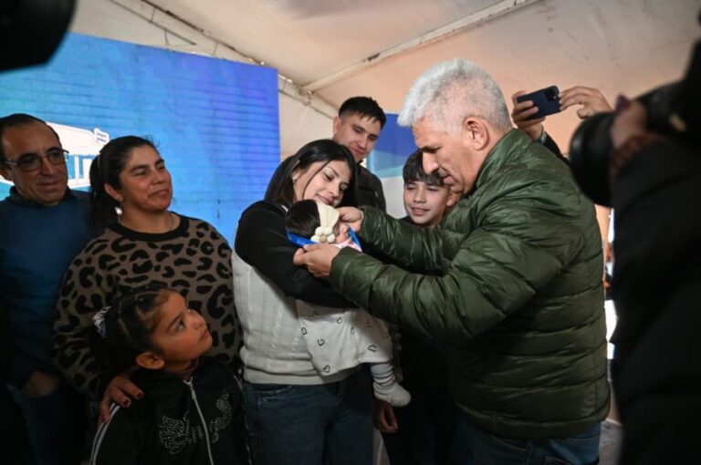 Lee más sobre el artículo Más de 40 familias celebraron por primera vez el Día del Niño en su casa propia
