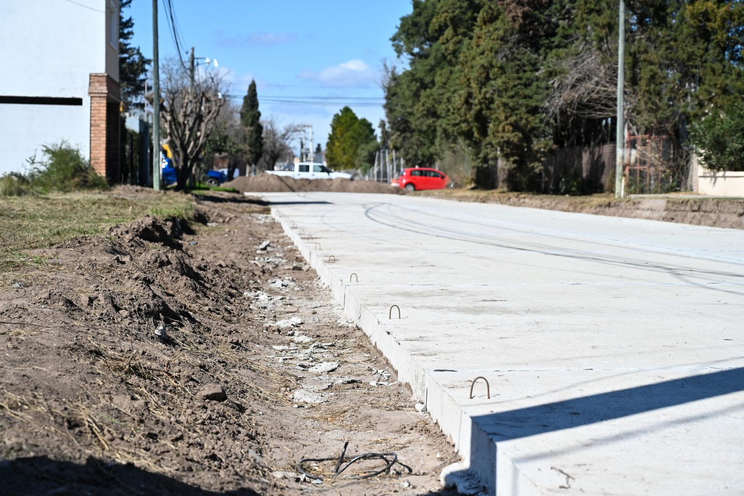 En este momento estás viendo Avanza la pavimentación de nuevas calles en el barrio Quintas de Betbeder